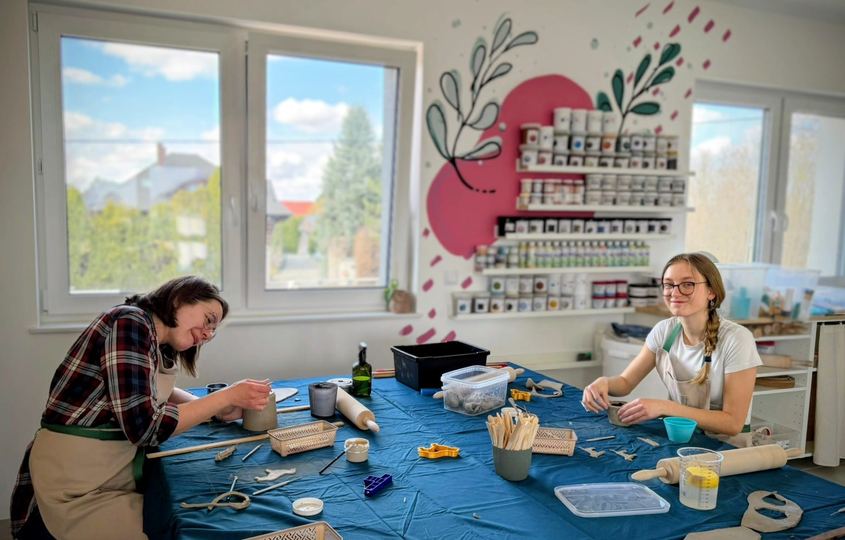 Zajęcia ceramiczne — formowanie
